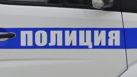 Сотрудники Госавтоинспекции устанавливают обстоятельства ДТП в Новоалтайске