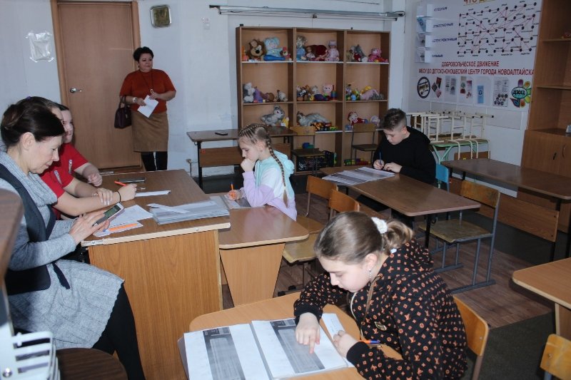 В Новоалтайске проведены городские сборы отрядов юных инспекторов движения