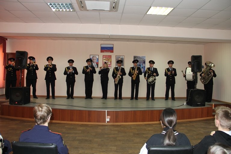 Концерт «Моя профессия-полиция»  прошел для учащихся общеобразовательных школ города Новоалтайска