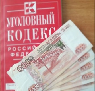 Перед судом предстала сотрудница станции скорой медицинской помощи по обвинению в получении взятки от похоронного агента