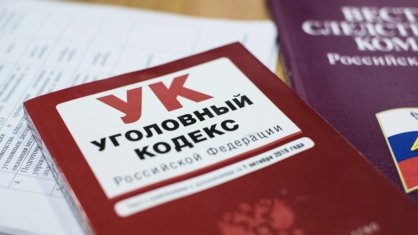 В Новоалтайске перед судом предстал мужчина по обвинению в покушении на убийство сожительницы своего сына